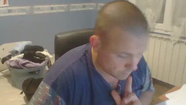 manubm03 online show from 10-10-25, 11:42