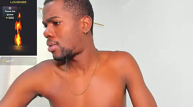 Snapshot of santi_brown chatting on 03-01-25, 10:10 santi brown online show from 03-01-25, 10:10