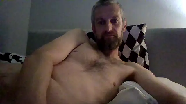 Snapshot of Matts1988 chatting on 06-08-26, 10:54 Matts1988 online show from 06-08-26, 10:54