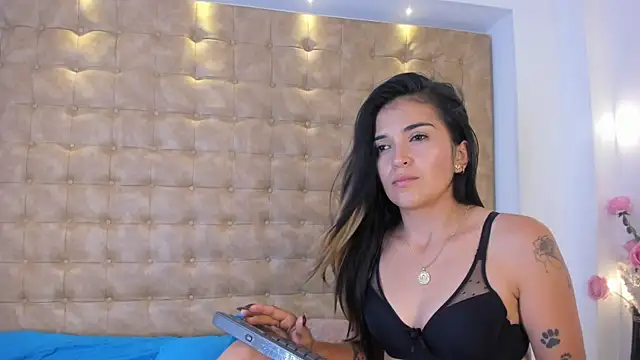 violet giraldo online show from 05-11-26, 07:55