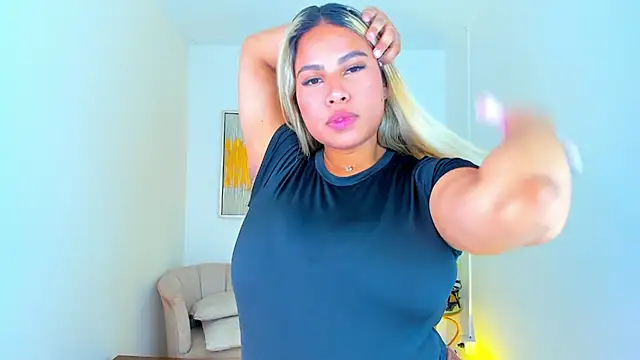 Snapshot of Carlota_peach chatting on 02-12-25, 10:56 Carlota peach online show from 02-12-25, 10:56