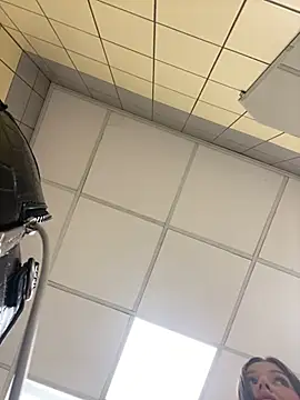 KrisMagnoly online show from 04-26-26, 05:32