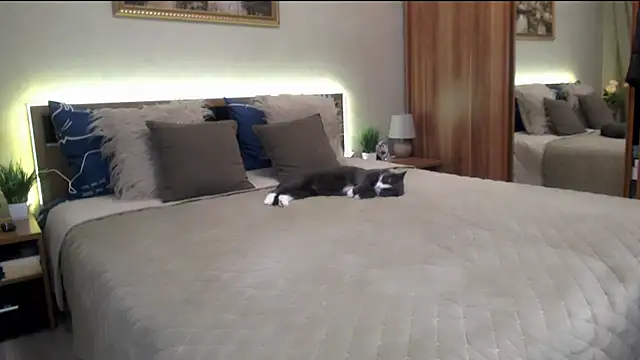 sensualEmilia online show from 03-12-25, 07:17