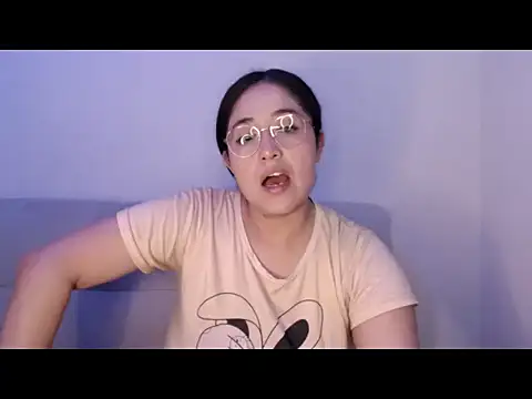 YummymeowW online show from 05-17-26, 03:37