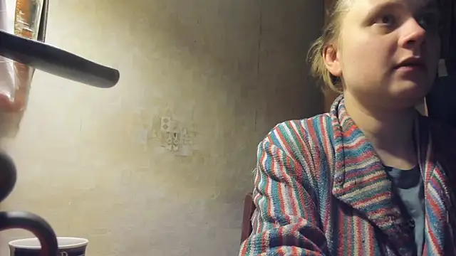 Snapshot of FrumCake chatting on 02-08-25, 06:33 FrumCake online show from 02-08-25, 06:33