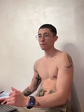 Snapshot of sebas_1122 chatting on 05-24-26, 02:27 sebas 1122 online show from 05-24-26, 02:27