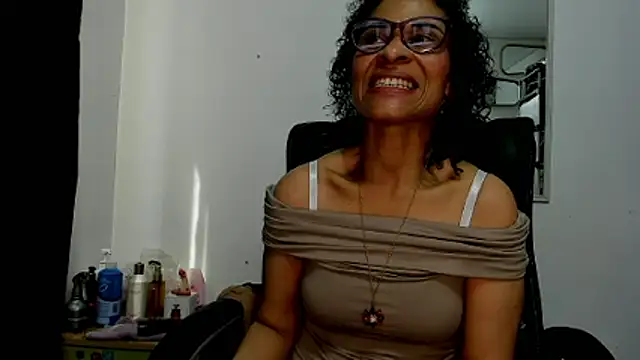 Snapshot of Aries_Mature chatting on 04-21-26, 02:23 Aries Mature online show from 04-21-26, 02:23