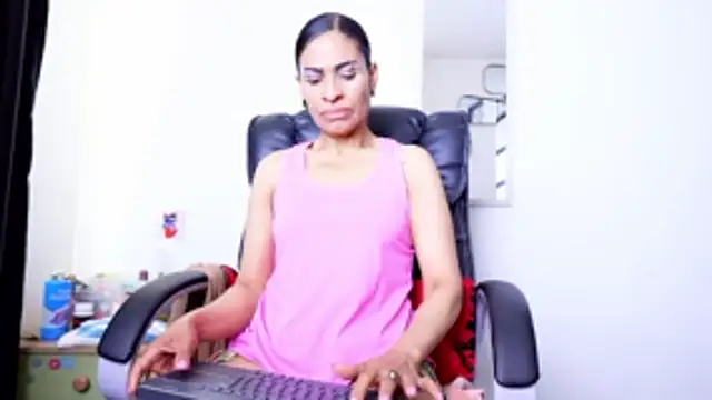 Snapshot of Aries_Mature chatting on 05-24-26, 03:39 Aries Mature online show from 05-24-26, 03:39