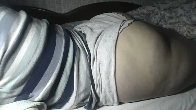 Snapshot of Alma_Evelynne chatting on 06-12-26, 10:30 Alma Evelynne online show from 06-12-26, 10:30
