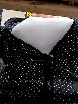   valentina18 online show from 02-18-25, 04:16