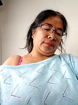   valentina18 online show from 03-05-25, 08:32