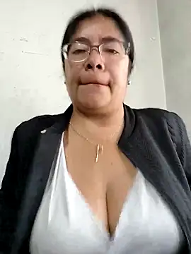   valentina18 online show from 11-05-25, 01:00