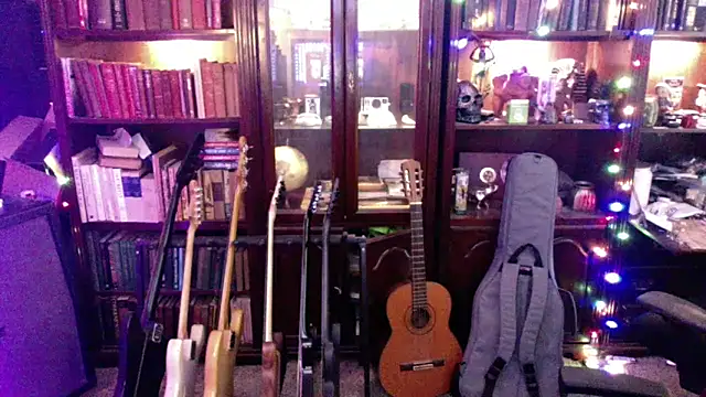 BeardedBear999 online show from 09-08-25, 03:11