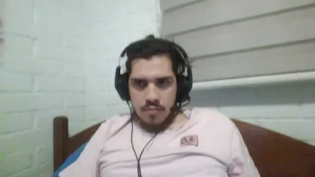 Snapshot of hung_weeb chatting on 12-06-24, 02:02 hung weeb online show from 12-06-24, 02:02