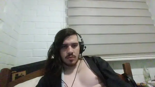 Snapshot of hung_weeb chatting on 01-20-25, 04:43 hung weeb online show from 01-20-25, 04:43