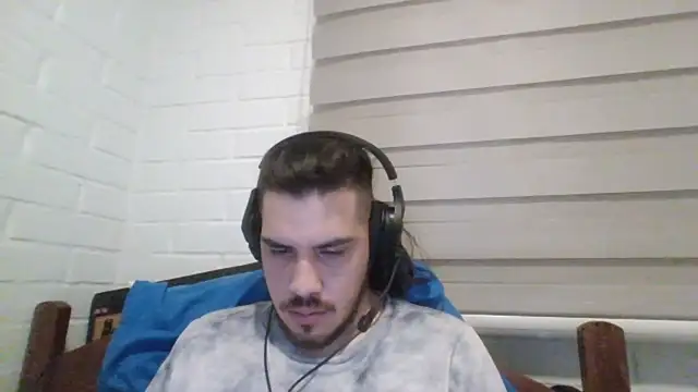 Snapshot of hung_weeb chatting on 01-21-25, 03:15 hung weeb online show from 01-21-25, 03:15