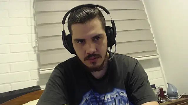 Snapshot of hung_weeb chatting on 02-04-25, 06:57 hung weeb online show from 02-04-25, 06:57