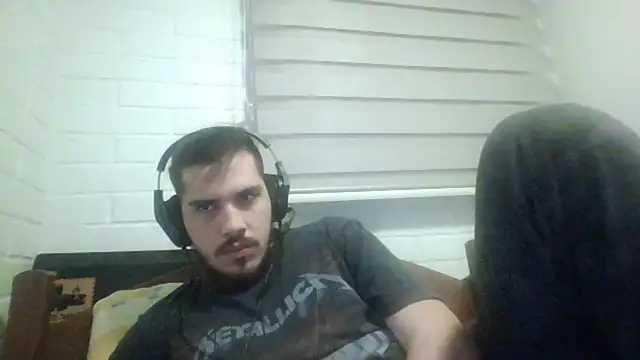 Snapshot of hung_weeb chatting on 02-05-25, 01:47 hung weeb online show from 02-05-25, 01:47