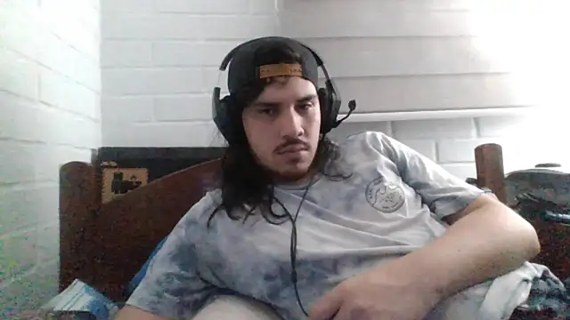 Snapshot of hung_weeb chatting on 02-18-25, 04:37 hung weeb online show from 02-18-25, 04:37