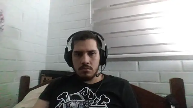 Snapshot of hung_weeb chatting on 03-06-25, 03:35 hung weeb online show from 03-06-25, 03:35