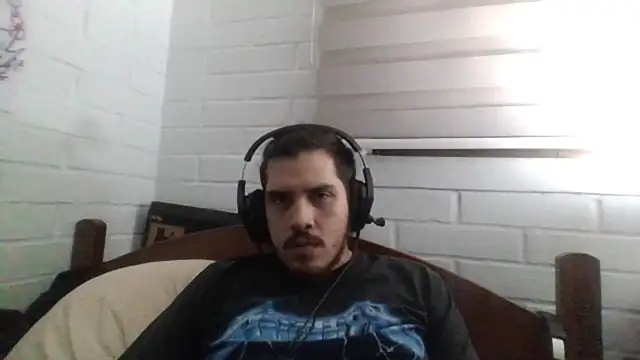 Snapshot of hung_weeb chatting on 03-10-25, 02:50 hung weeb online show from 03-10-25, 02:50