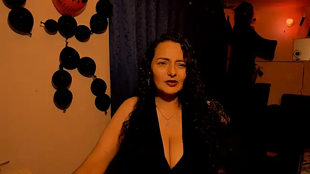 emma luxy online show from 10-31-25, 12:33