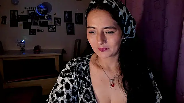 emma luxy online show from 04-06-26, 04:46