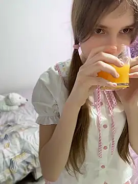 elikako online show from 04-18-26, 09:24