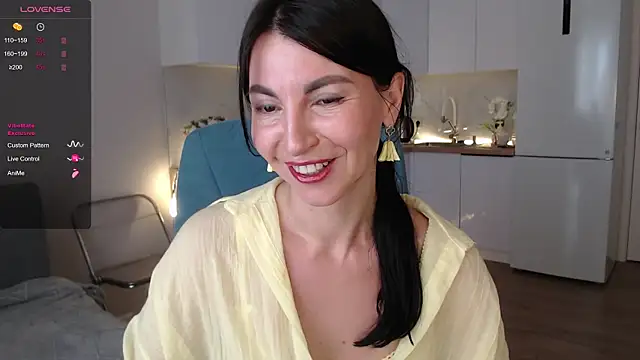 Snapshot of Mary_love16 chatting on 07-06-26, 06:21 Mary love16 online show from 07-06-26, 06:21