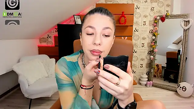 EmillyTaylor online show from 11-10-25, 04:44