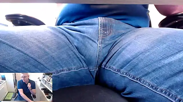 Snapshot of RicRockhard chatting on 02-25-26, 09:08 RicRockhard online show from 02-25-26, 09:08