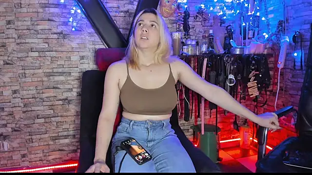 Liltildeman moon online show from 12-14-25, 03:01