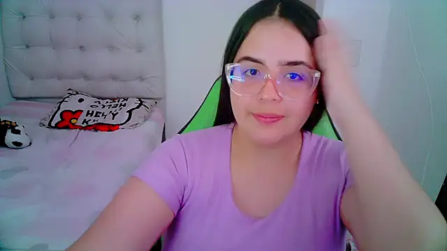 Snapshot of _alicia_z chatting on 12-27-24, 11:42 alicia z online show from 12-27-24, 11:42