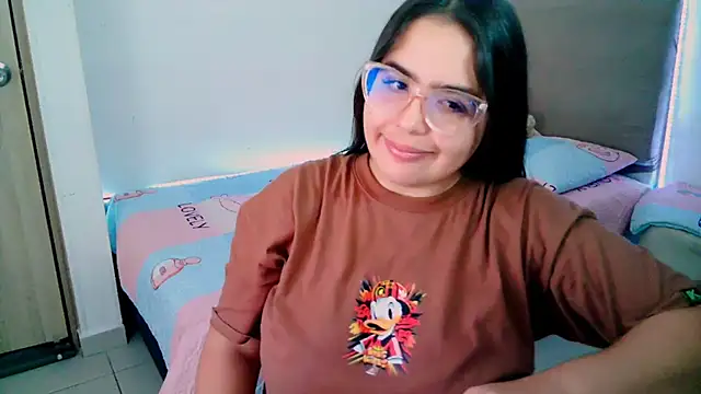 Snapshot of _alicia_z chatting on 02-08-25, 05:50 alicia z online show from 02-08-25, 05:50