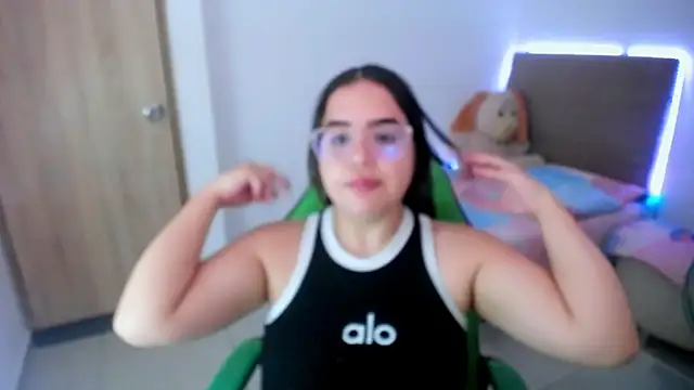 Snapshot of _alicia_z chatting on 03-17-25, 09:45 alicia z online show from 03-17-25, 09:45