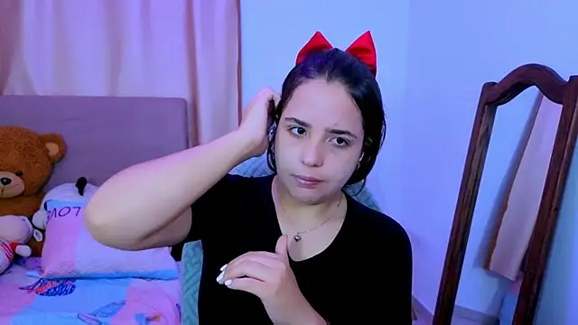 Snapshot of _alicia_z chatting on 02-28-26, 08:04 alicia z online show from 02-28-26, 08:04