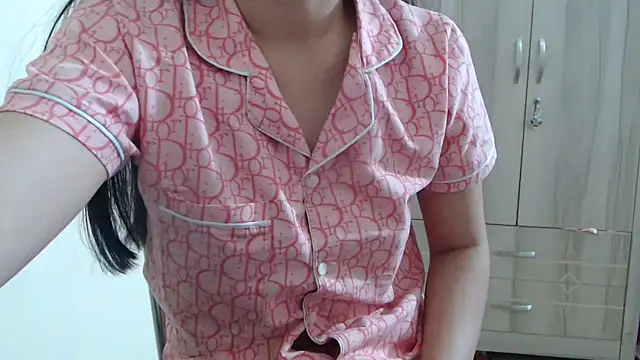 Snapshot of Beauty_Asian_Tina chatting on 03-20-25, 12:22 Beauty Asian Tina online show from 03-20-25, 12:22