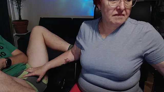 JoannaAndNeighbour online show from 10-31-25, 08:04