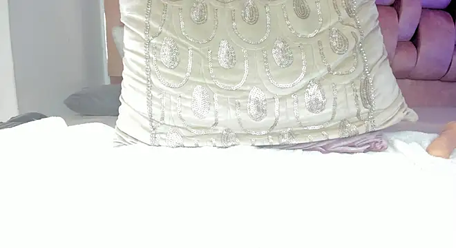 whiite snow online show from 12-21-24, 04:03