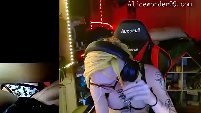 alicewonder09 online show from 12-13-24, 04:54