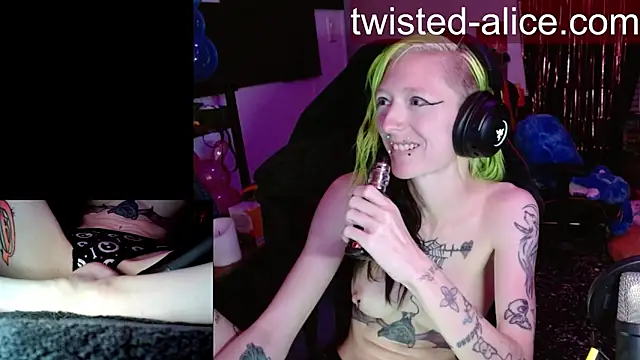 alicewonder09 online show from 04-14-26, 03:12