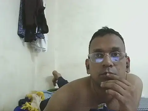 Snapshot of sam666143 chatting on 10-24-25, 12:01 sam666143 online show from 10-24-25, 12:01