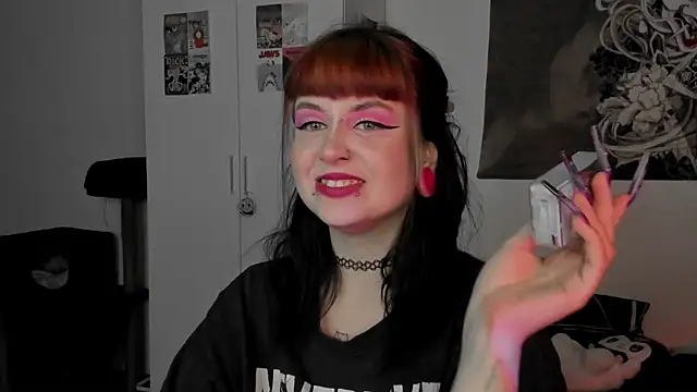 t0riayun0 online show from 12-05-24, 11:18