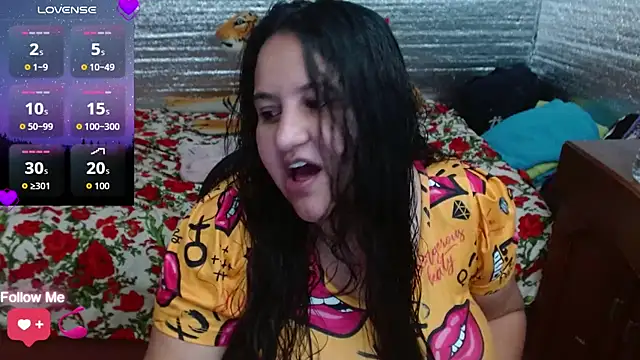 Snapshot of EMILY-NESSA chatting on 11-11-25, 11:38 EMILY-NESSA online show from 11-11-25, 11:38