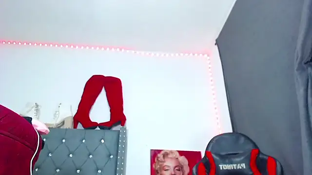 Snapshot of party_aass chatting on 12-30-24, 09:40 party aass online show from 12-30-24, 09:40