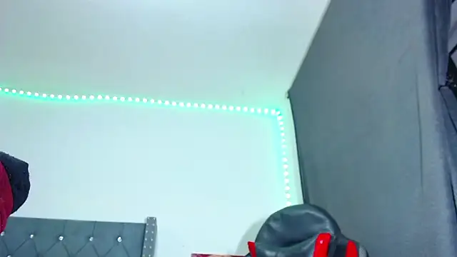 Snapshot of party_aass chatting on 02-17-25, 08:36 party aass online show from 02-17-25, 08:36