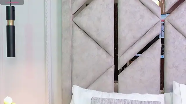 Sara Boom online show from 10-22-25, 12:38