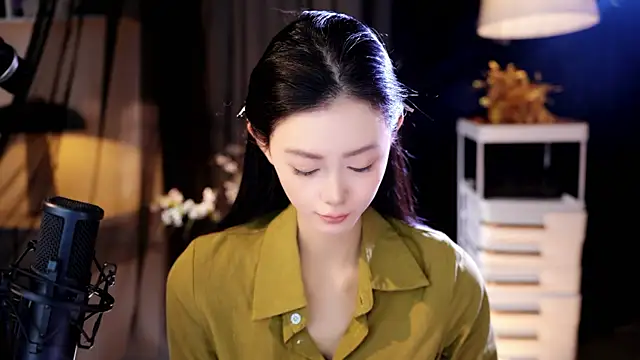 Snapshot of Ocean--Lili chatting on 04-28-26, 02:11 Ocean--Lili online show from 04-28-26, 02:11