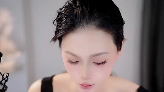 Snapshot of Ocean--Lili chatting on 05-23-26, 01:26 Ocean--Lili online show from 05-23-26, 01:26