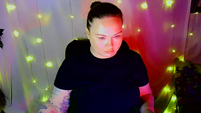 Victoria Marks online show from 11-23-25, 09:36